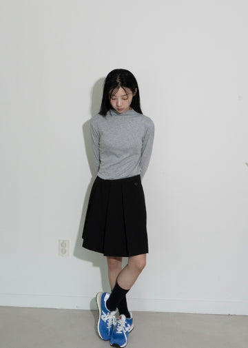PLEATS BACK CHECKERS SHORT SK